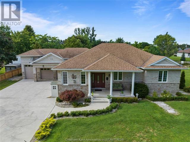 11507 Lagonda Way, House detached with 3 bedrooms, 2 bathrooms and null parking in Chatham Kent ON | Image 2