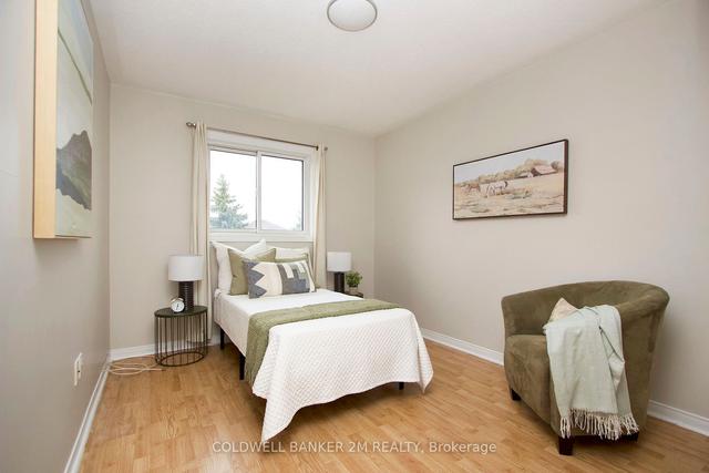 25 Creekwood Cres, House attached with 3 bedrooms, 3 bathrooms and 3 parking in Whitby ON | Image 7