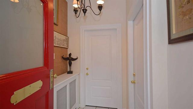 25 Roxborough St E, House detached with 5 bedrooms, 6 bathrooms and 3 parking in Toronto ON | Image 3