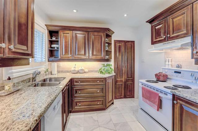 59 Katherine Rd, House detached with 4 bedrooms, 3 bathrooms and 8 parking in Toronto ON | Image 4