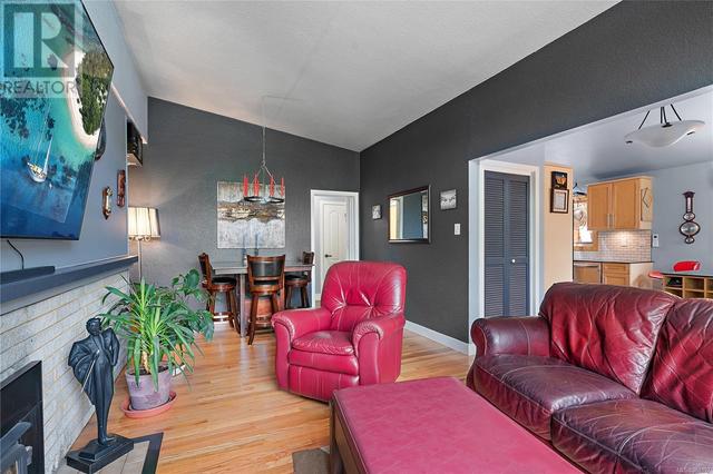 1804 Richardson St, House detached with 3 bedrooms, 3 bathrooms and 2 parking in Victoria BC | Image 23
