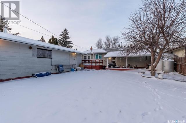 1037 Simcoe Street, House detached with 5 bedrooms, 2 bathrooms and null parking in Moose Jaw SK | Image 35