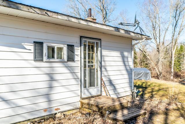 3 digby Laxton Boundary Rd, House detached with 2 bedrooms, 2 bathrooms and 4 parking in Kawartha Lakes ON | Image 2