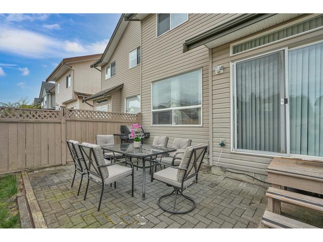 6736 184 Street, House attached with 4 bedrooms, 4 bathrooms and 3 parking in Surrey BC | Image 39