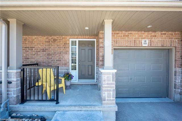 926 Zeller Crescent, House attached with 3 bedrooms, 2 bathrooms and 3 parking in Kitchener ON | Image 33