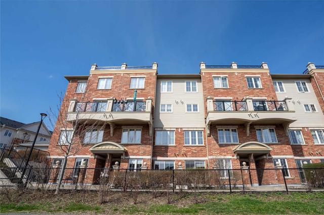 6 - 35 Hays Blvd, Townhouse with 2 bedrooms, 2 bathrooms and 1 parking in Oakville ON | Image 1