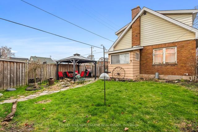 337 Division St, House detached with 3 bedrooms, 1 bathrooms and 3 parking in Oshawa ON | Image 32