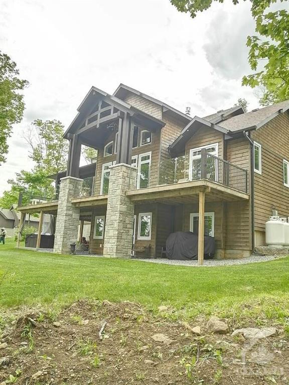 834 Barrett Chute Road, House detached with 4 bedrooms, 4 bathrooms and 12 parking in Greater Madawaska ON | Image 4