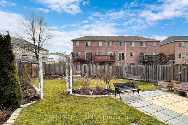 29 Wilkes Cres, House semidetached with 3 bedrooms, 4 bathrooms and 2 parking in Toronto ON | Image 35