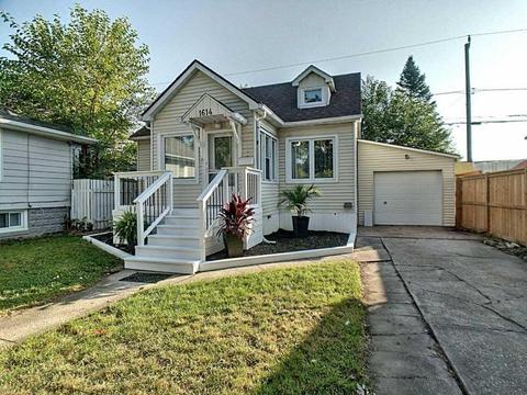 1614 Hickory Rd, House detached with 2 bedrooms, 1 bathrooms and 3 parking in Windsor ON | Card Image