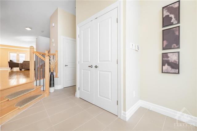 288 Lanark Avenue, House detached with 3 bedrooms, 3 bathrooms and 3 parking in Ottawa ON | Image 2