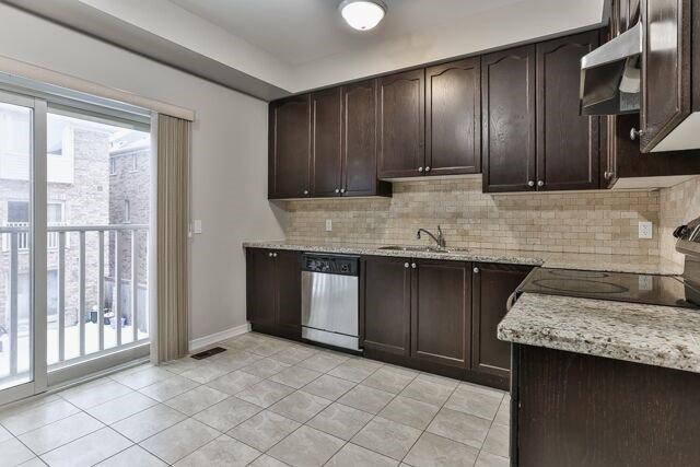 11 - 6625 Falconer Dr, Townhouse with 3 bedrooms, 3 bathrooms and 1 parking in Mississauga ON | Image 4