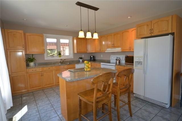 1266 Porter Rd, Home with 3 bedrooms, 3 bathrooms and 10 parking in Kawartha Lakes ON | Image 5