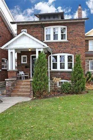 49 Yonge Blvd, House detached with 3 bedrooms, 2 bathrooms and 3 parking in Toronto ON | Image 2