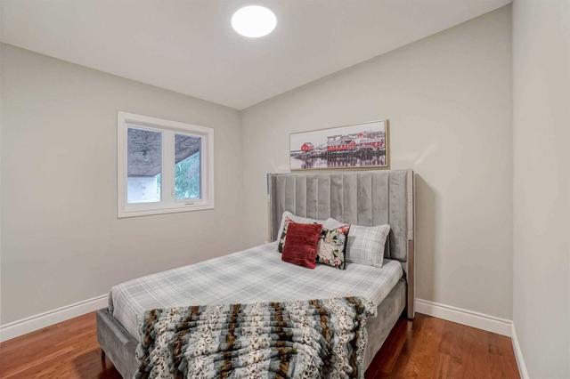 144 Luscombe St, House detached with 3 bedrooms, 3 bathrooms and 5 parking in Hamilton ON | Image 5