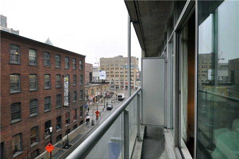 404 - 388 Richmond St W, Condo with 1 bedrooms, 1 bathrooms and 1 parking in Toronto ON | Image 16