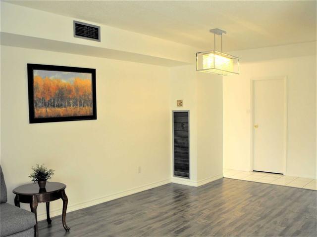 700 - 39 Kimbercroft Crt, Condo with 2 bedrooms, 2 bathrooms and 1 parking in Toronto ON | Image 1
