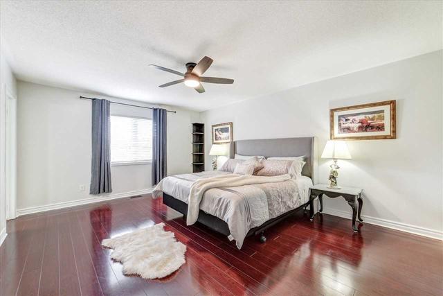 9 Rivitt Pl, House attached with 3 bedrooms, 3 bathrooms and 4 parking in Toronto ON | Image 8