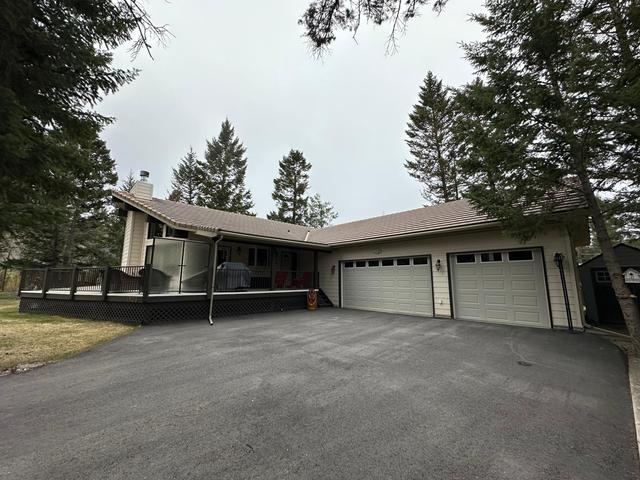 4539 Columbia Place, House detached with 3 bedrooms, 3 bathrooms and null parking in East Kootenay F BC | Image 2