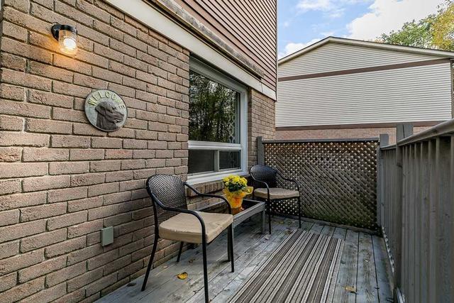 67 Burns Circ, House attached with 3 bedrooms, 1 bathrooms and 3 parking in Barrie ON | Image 21