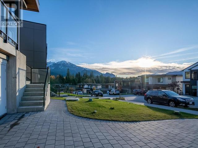 10 - 3385 Mamquam Road, House detached with 5 bedrooms, 5 bathrooms and 6 parking in Squamish BC | Image 28