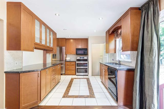 162 Oakridge Dr, House detached with 2 bedrooms, 2 bathrooms and 3 parking in Toronto ON | Image 32
