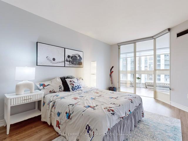 906 - 10 Kenneth Ave, Condo with 2 bedrooms, 2 bathrooms and 1 parking in Toronto ON | Image 13