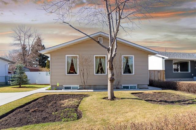 523 Attica Drive Se, House detached with 3 bedrooms, 2 bathrooms and 3 parking in Calgary AB | Card Image