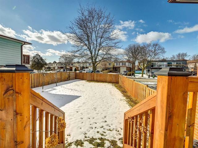 115 Glen Springs Dr, House semidetached with 3 bedrooms, 2 bathrooms and 6 parking in Toronto ON | Image 18