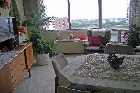 lph 10 - 25 Fairview Rd W, Condo with 2 bedrooms, 2 bathrooms and 2 parking in Mississauga ON | Image 5