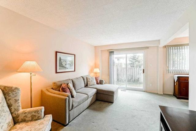 27 Huntsville St, Townhouse with 3 bedrooms, 2 bathrooms and 3 parking in Hamilton ON | Image 18