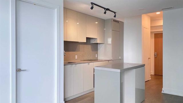 5101 - 7 Grenville St, Condo with 2 bedrooms, 2 bathrooms and 0 parking in Toronto ON | Image 19