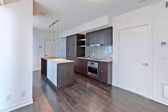 2110 - 100 Harbour St, Condo with 3 bedrooms, 2 bathrooms and 0 parking in Toronto ON | Image 12