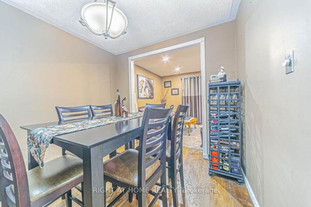 33 Deerfield Cres, House detached with 3 bedrooms, 2 bathrooms and 7 parking in Brampton ON | Image 18