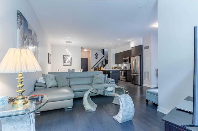 th07 - 50 Bruyeres Mews, Townhouse with 2 bedrooms, 3 bathrooms and 1 parking in Toronto ON | Image 2