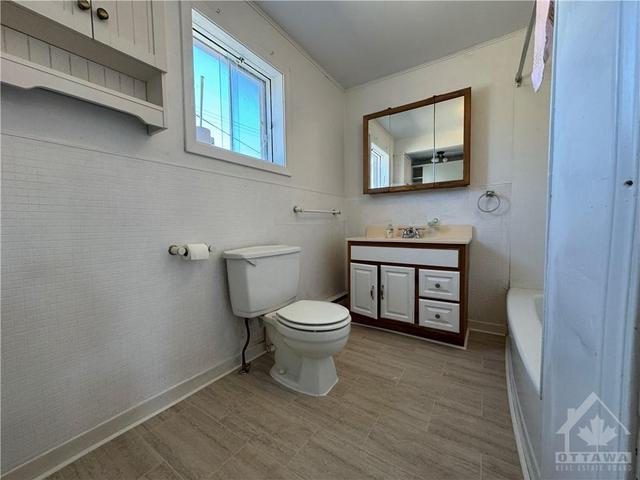 205 St Joseph Street, House detached with 2 bedrooms, 1 bathrooms and 2 parking in Alfred and Plantagenet ON | Image 15