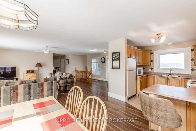 2063 Highway 11, House detached with 2 bedrooms, 1 bathrooms and 8 parking in Oro Medonte ON | Image 10
