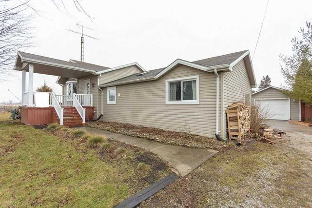 8435 Marilyn St, House detached with 1 bedrooms, 1 bathrooms and 7 parking in Lambton Shores ON | Image 12