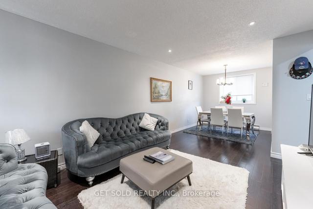 886 - 34 Tandridge Cres, Townhouse with 3 bedrooms, 2 bathrooms and 2 parking in Toronto ON | Image 22