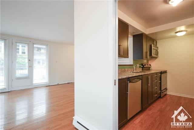 4 - 202 Cumberland Street, Condo with 2 bedrooms, 2 bathrooms and null parking in Ottawa ON | Image 4