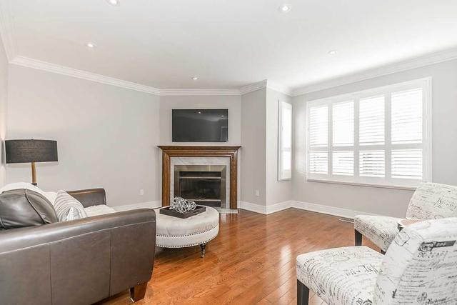 294 Binns Ave, House detached with 4 bedrooms, 3 bathrooms and 6 parking in Newmarket ON | Image 7