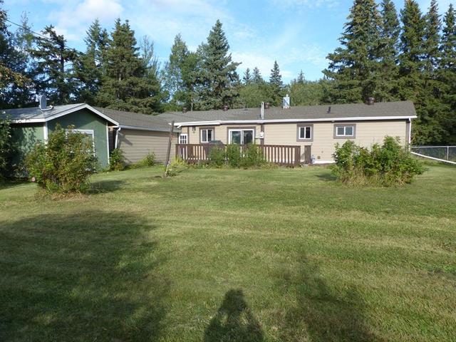 40 Benoit Street, House detached with 3 bedrooms, 1 bathrooms and 4 parking in McLennan AB | Image 13