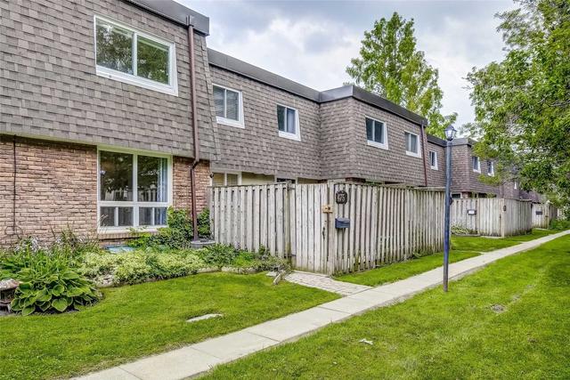 475 - 475 Timber Lane, Townhouse with 2 bedrooms, 2 bathrooms and 1 parking in Burlington ON | Image 1