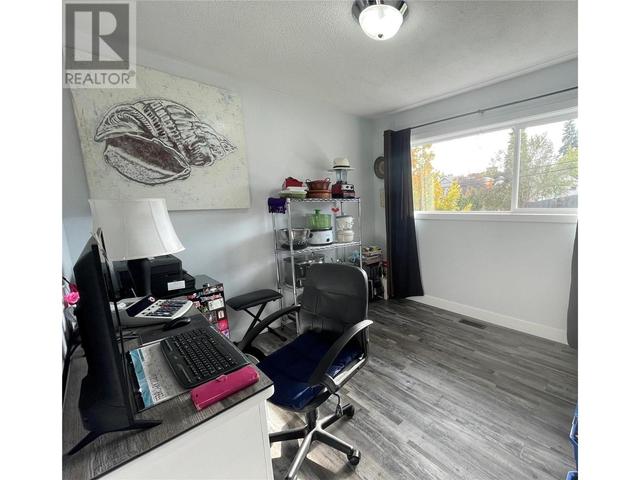 3407 Okanagan Avenue, House detached with 3 bedrooms, 2 bathrooms and 1 parking in Vernon BC | Image 16