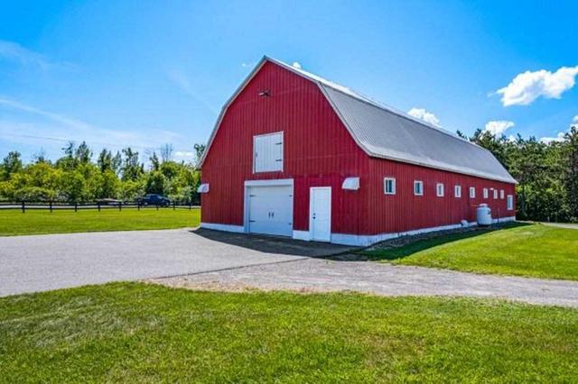 4125 County Rd 43 Rd, Home with 3 bedrooms, 3 bathrooms and 40 parking in North Grenville ON | Image 26