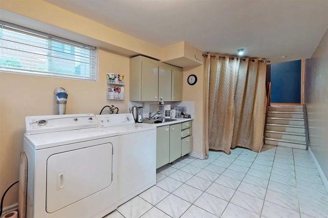 26 Dellbrook Cres, House semidetached with 4 bedrooms, 2 bathrooms and 5 parking in Toronto ON | Image 17