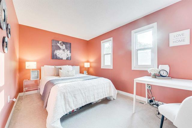 9 Poolton Cres, House attached with 2 bedrooms, 2 bathrooms and 3 parking in Clarington ON | Image 2