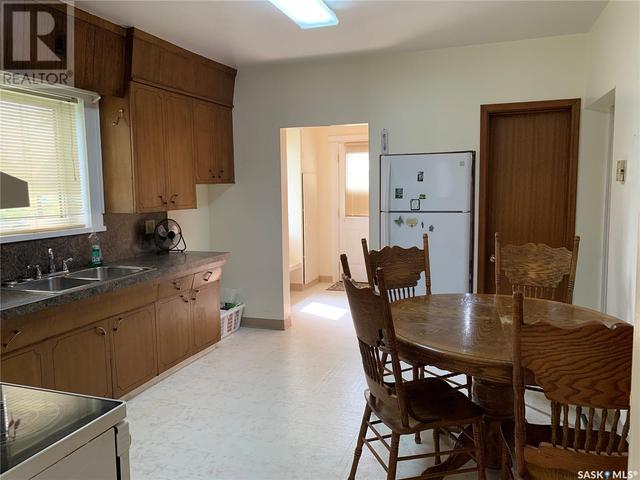 404 Main Street, House detached with 5 bedrooms, 2 bathrooms and null parking in Muenster SK | Image 17