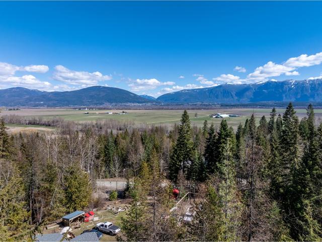 853 Birchmont Drive, House detached with 4 bedrooms, 2 bathrooms and null parking in Central Kootenay C BC | Image 34