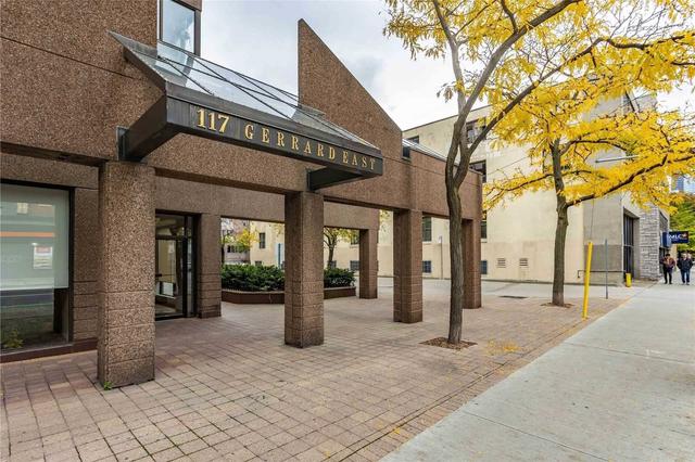1010 - 117 Gerrard St E, Condo with 3 bedrooms, 2 bathrooms and 1 parking in Toronto ON | Image 12